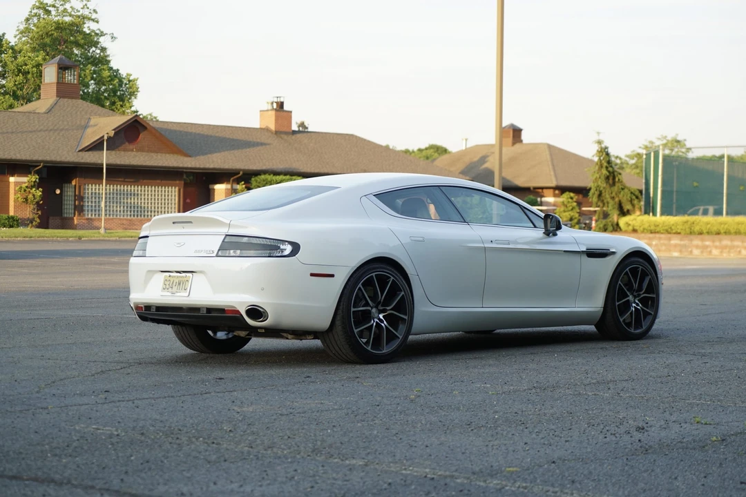 2014 Aston Martin Rapide - Image 25 of 31