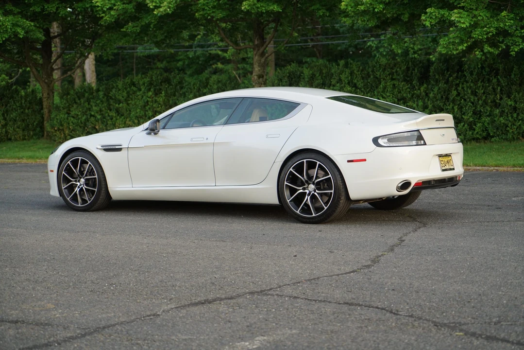 2014 Aston Martin Rapide - Image 15 of 31