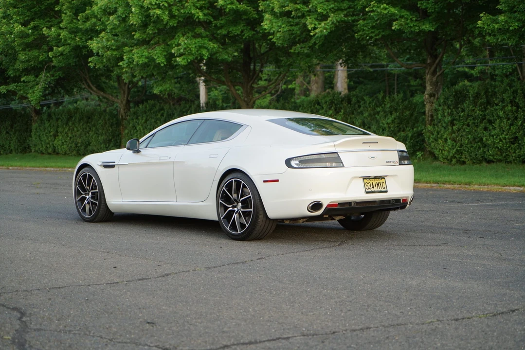 2014 Aston Martin Rapide - Image 16 of 31
