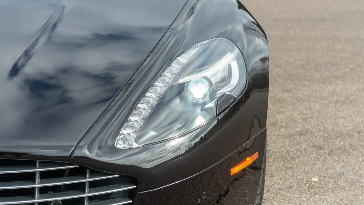 2014 Aston Martin Rapide - Image 16 of 31
