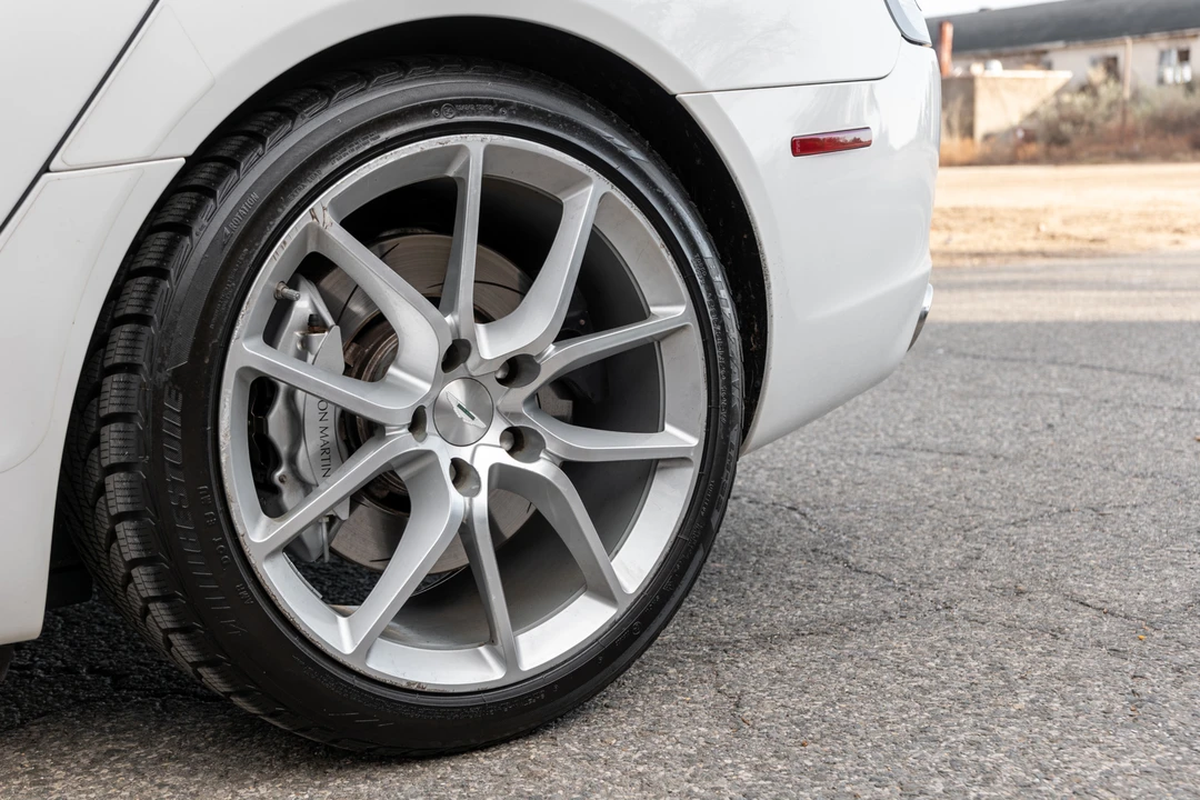 2014 Aston Martin Rapide - Image 25 of 31