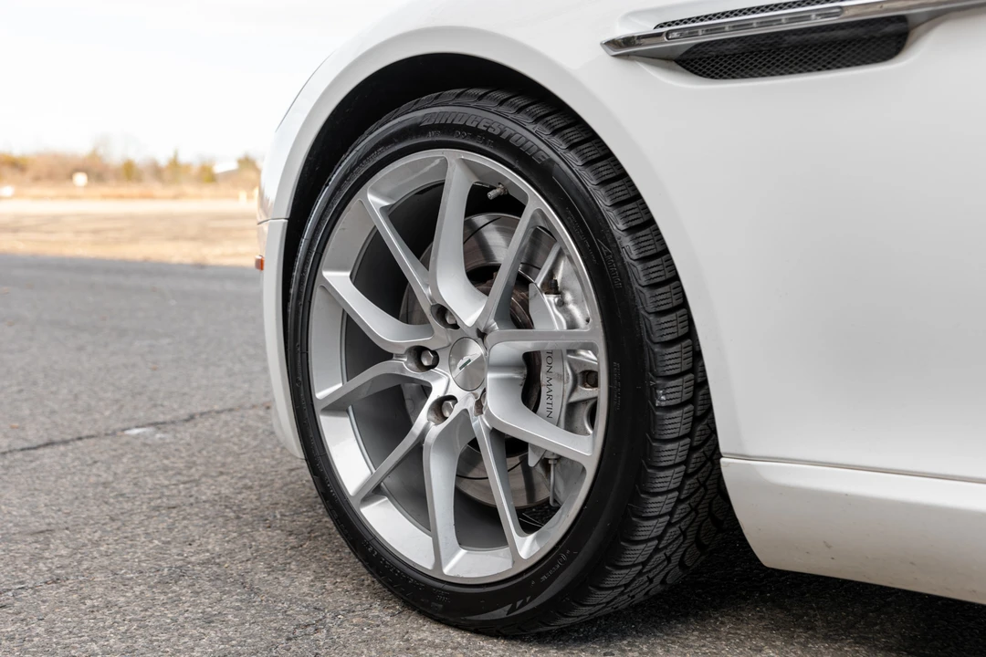 2014 Aston Martin Rapide - Image 26 of 31