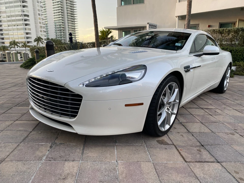 2014 Aston Martin Rapide - Image 2 of 31