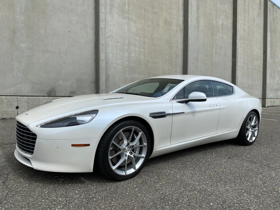 2014 Aston Martin Rapide - Image 10 of 31
