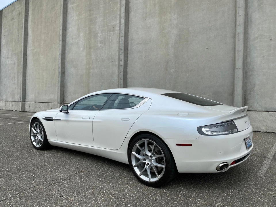 2014 Aston Martin Rapide - Image 12 of 31
