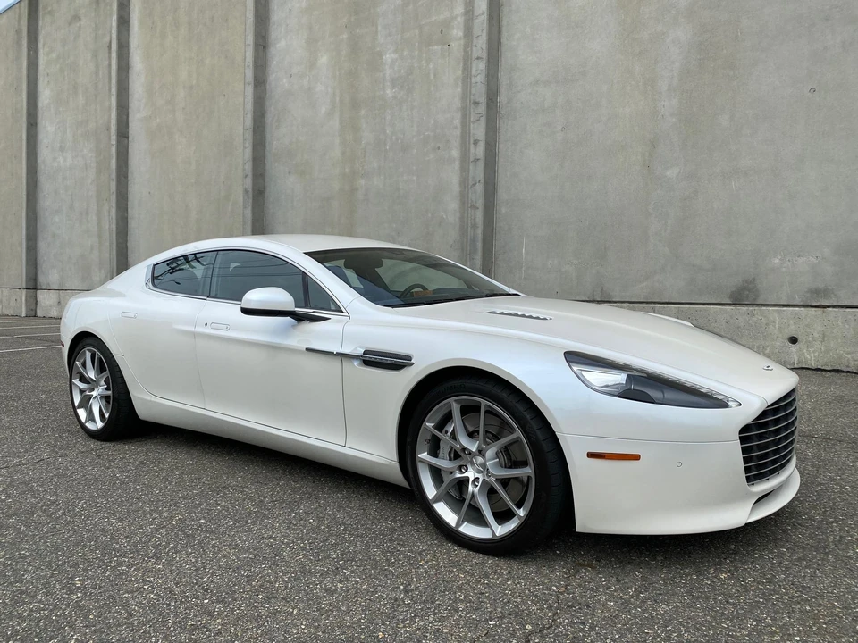 2014 Aston Martin Rapide - Image 19 of 31