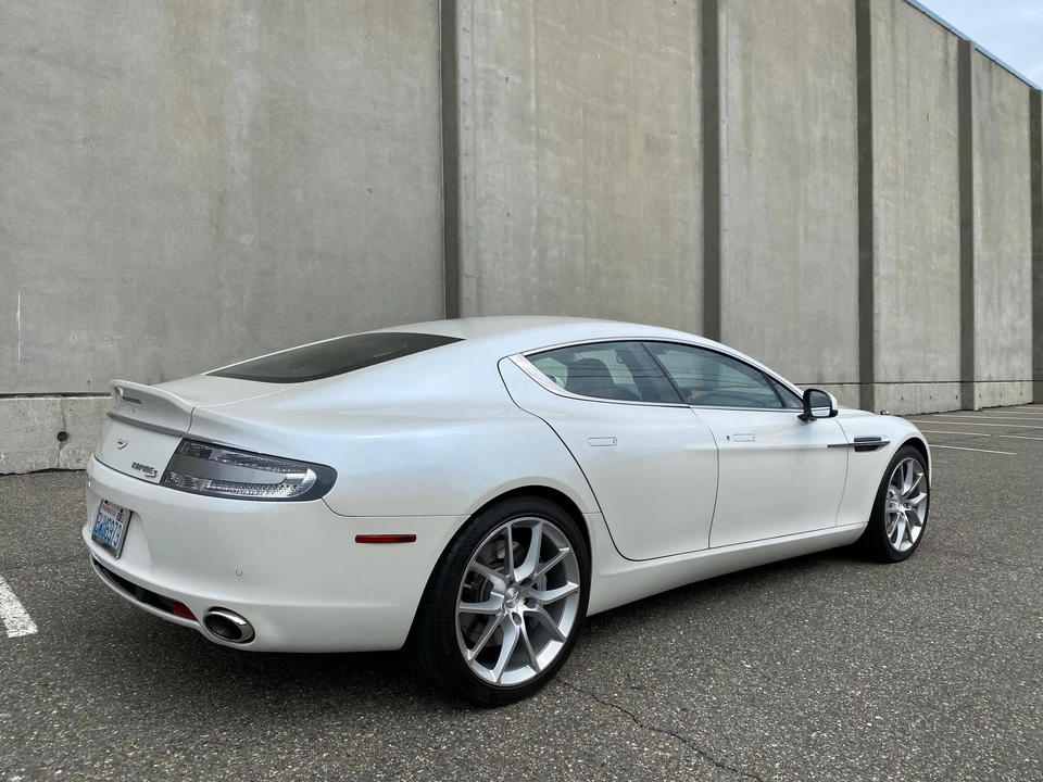 2014 Aston Martin Rapide - Image 17 of 31