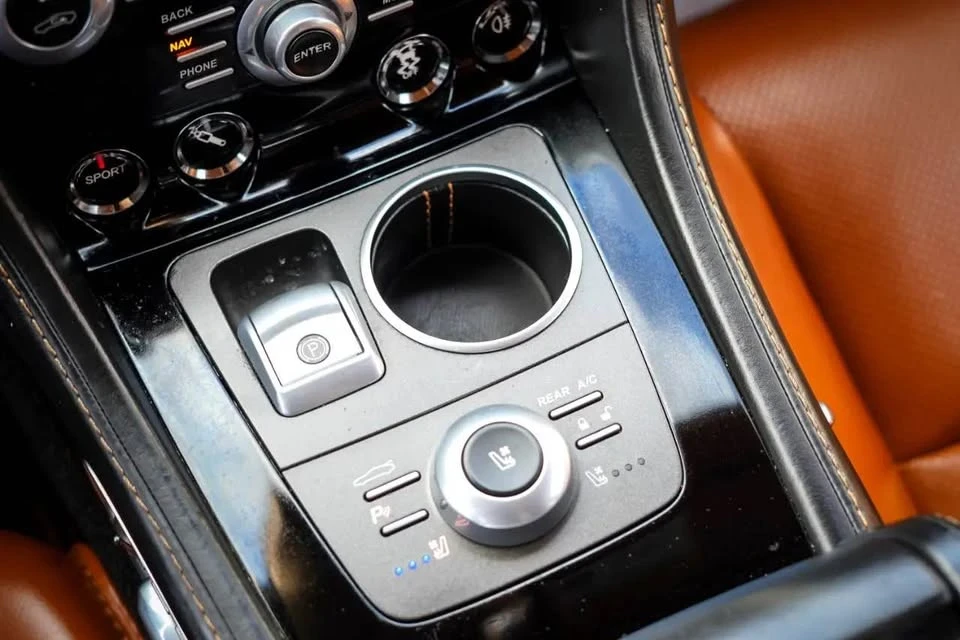 2014 Aston Martin Rapide - Image 18 of 18