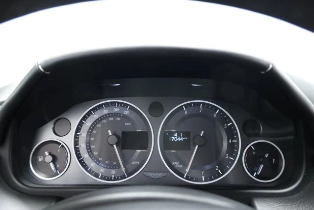 2014 Aston Martin Rapide - Image 22 of 31