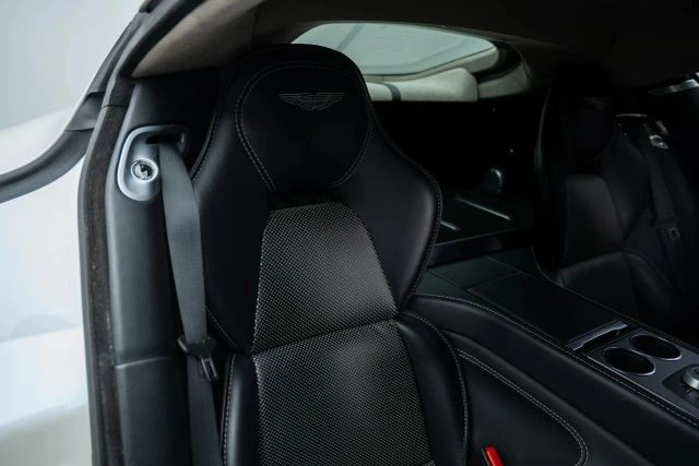 2014 Aston Martin Rapide - Image 24 of 31