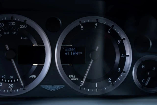 2014 Aston Martin Rapide - Image 11 of 18