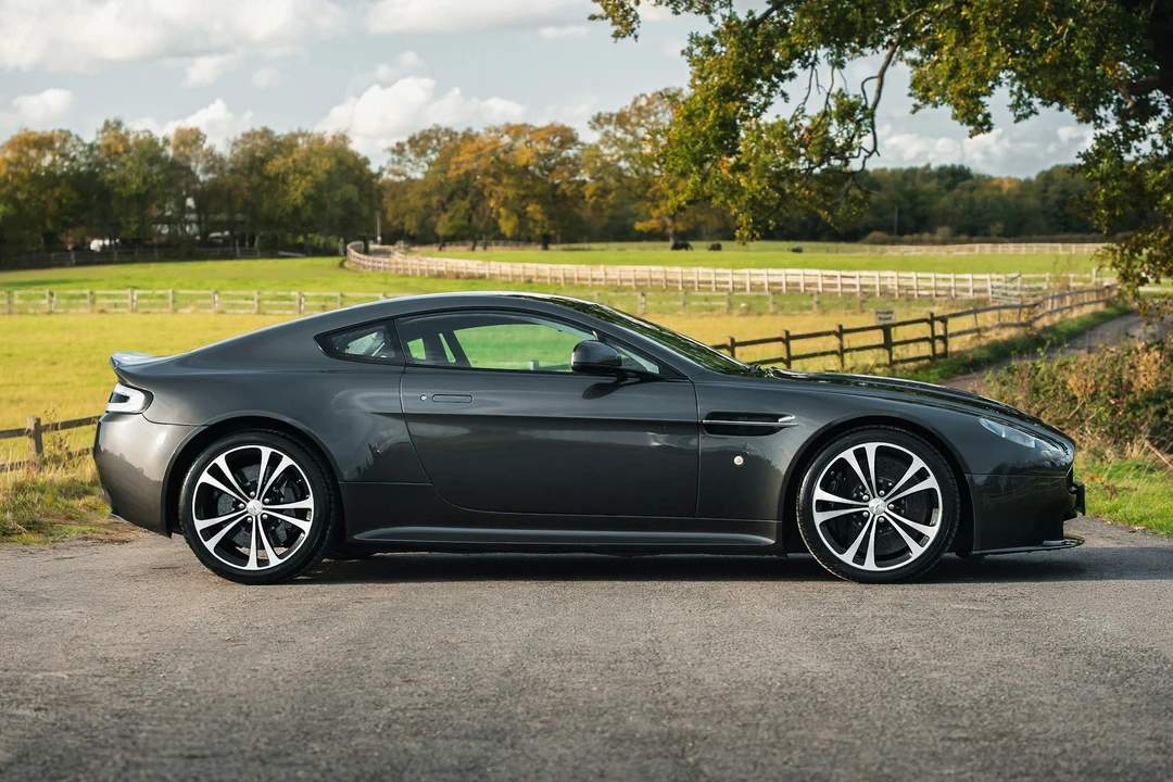 2014 Aston Martin V12 Vantage (2010-2018) - Image 12 of 21