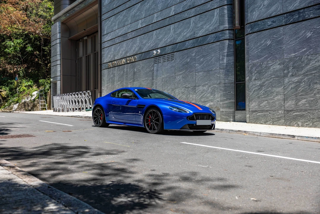 2014 Aston Martin Vantage - Image 9 of 31