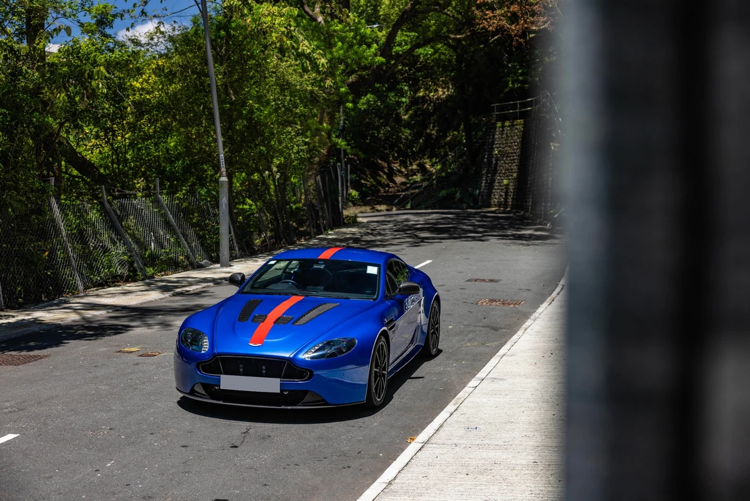 2014 Aston Martin Vantage - Image 3 of 31