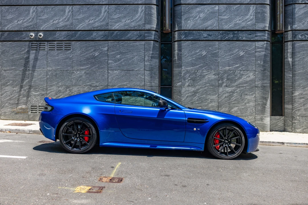 2014 Aston Martin Vantage - Image 7 of 31