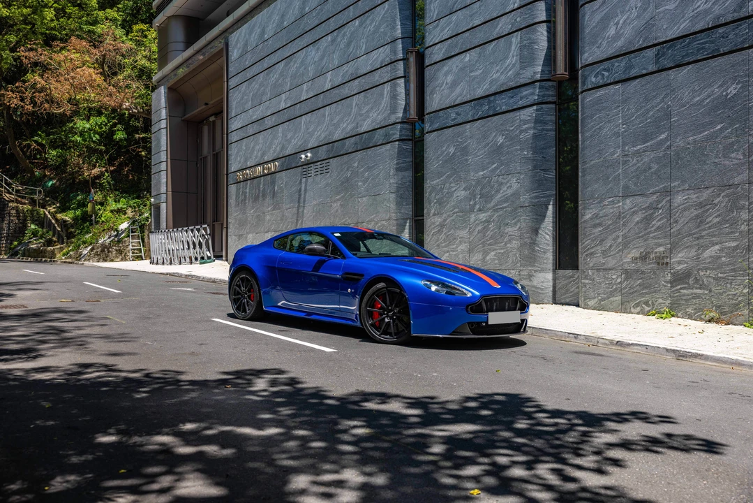 2014 Aston Martin Vantage - Image 14 of 31