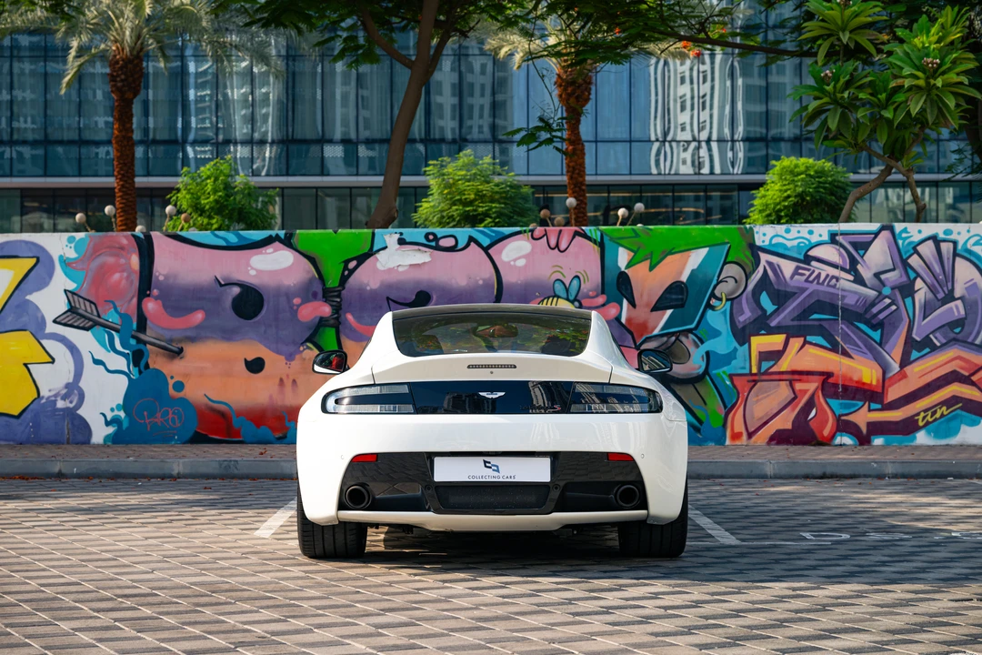 2014 Aston Martin Vantage - Image 11 of 31