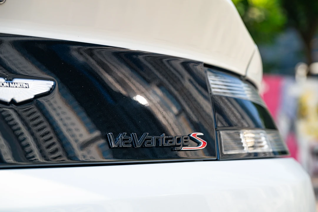 2014 Aston Martin Vantage - Image 17 of 31
