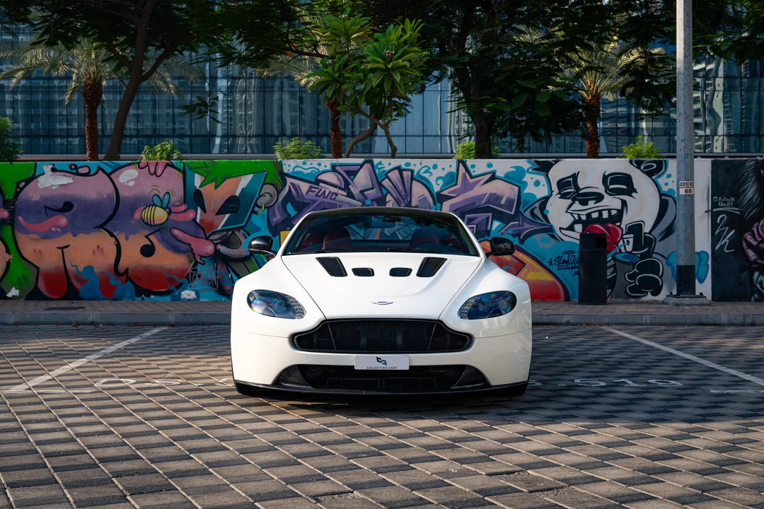 2014 Aston Martin Vantage - Image 8 of 31