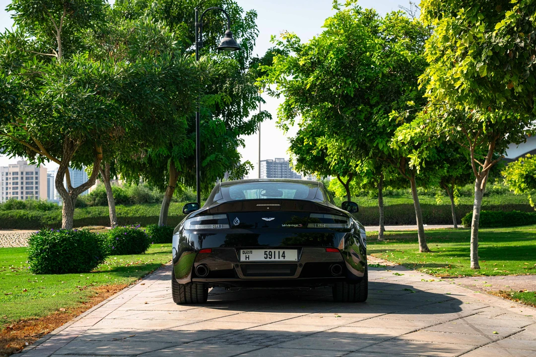 2014 Aston Martin V12 Vantage (2010-2018) - Image 8 of 21