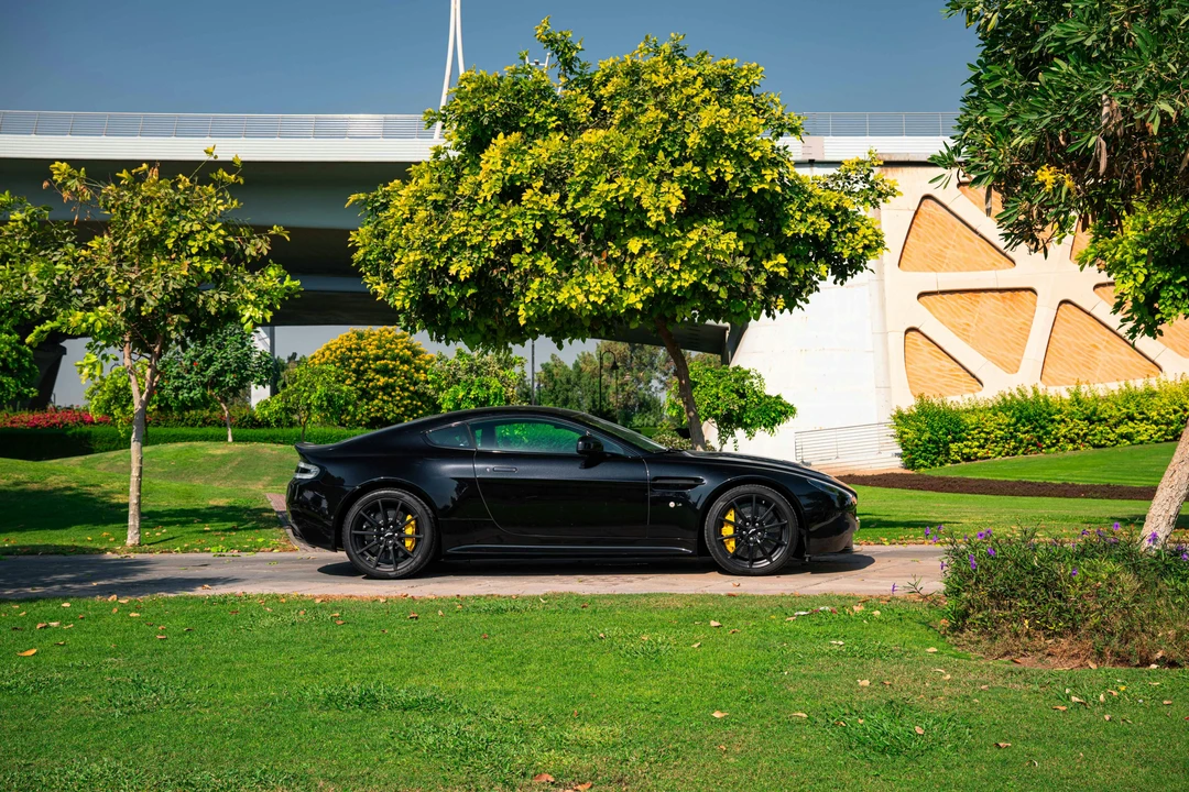 2014 Aston Martin V12 Vantage (2010-2018) - Image 12 of 21
