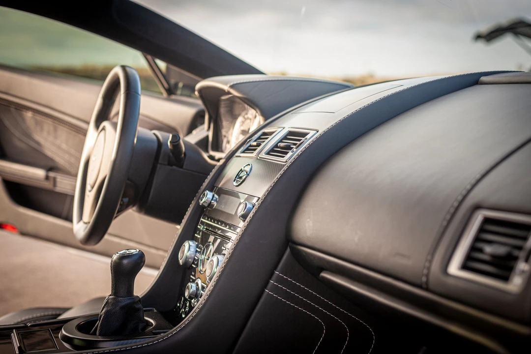 2014 Aston Martin Vantage - Image 26 of 26