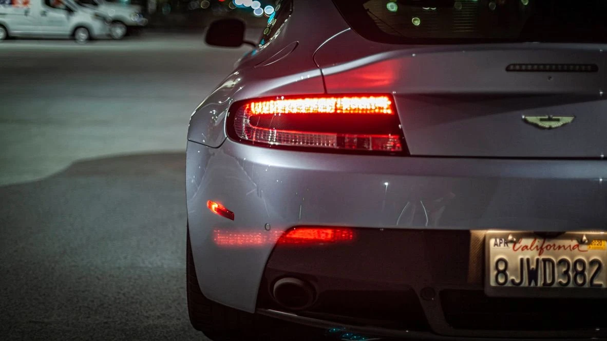 2014 Aston Martin Vantage - Image 21 of 26