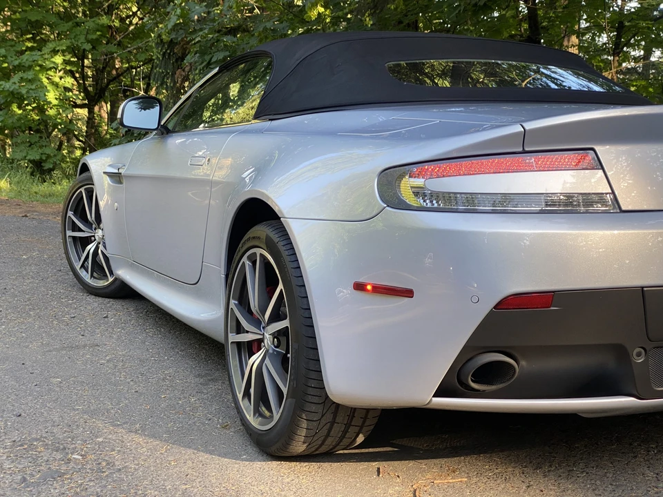 2014 Aston Martin V8 Vantage (2006-2017) - Image 25 of 31