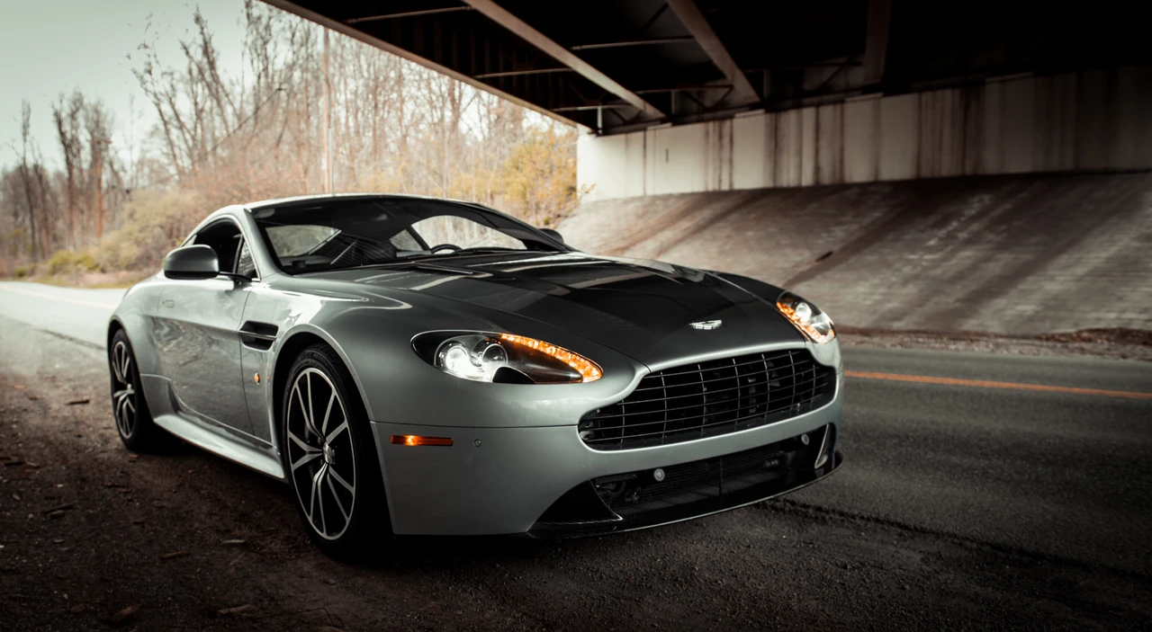 2014 Aston Martin V8 Vantage (2006-2017) - Image 9 of 31