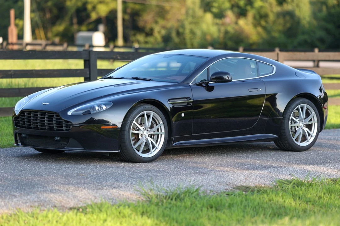 2014 Aston Martin V8 Vantage (2006-2017) - Image 1 of 31