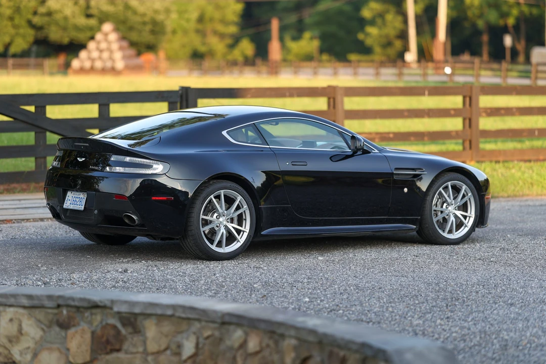 2014 Aston Martin V8 Vantage (2006-2017) - Image 28 of 31