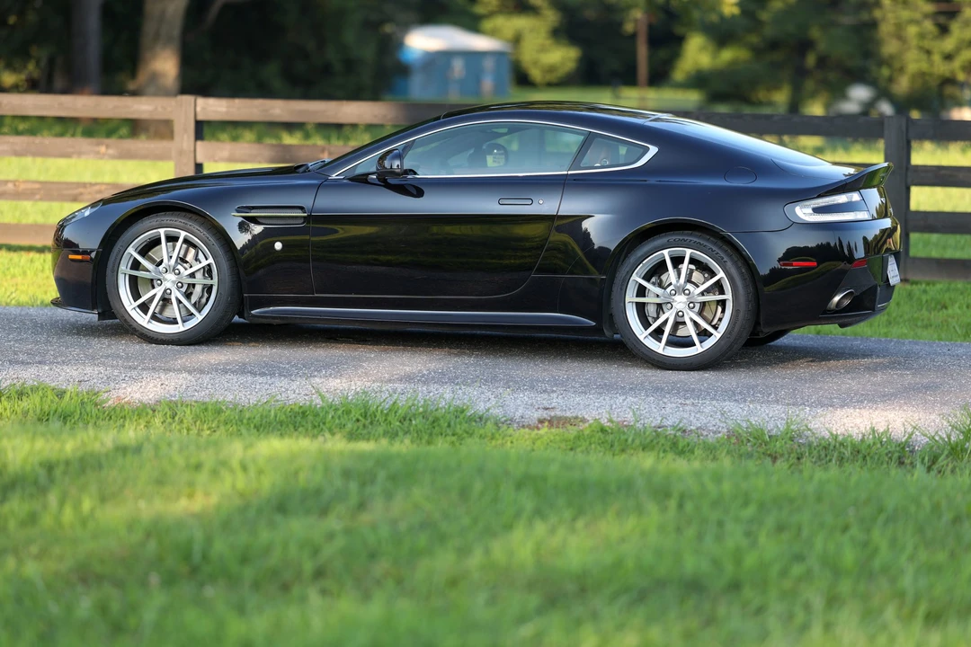 2014 Aston Martin V8 Vantage (2006-2017) - Image 19 of 31