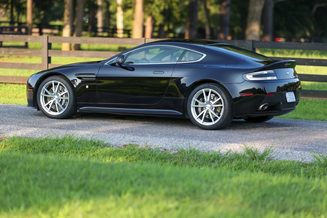 2014 Aston Martin V8 Vantage (2006-2017) - Image 17 of 31