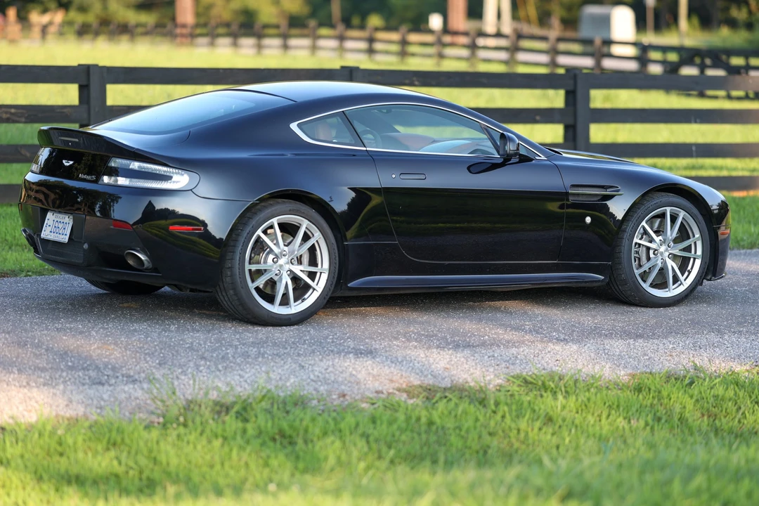 2014 Aston Martin V8 Vantage (2006-2017) - Image 29 of 31