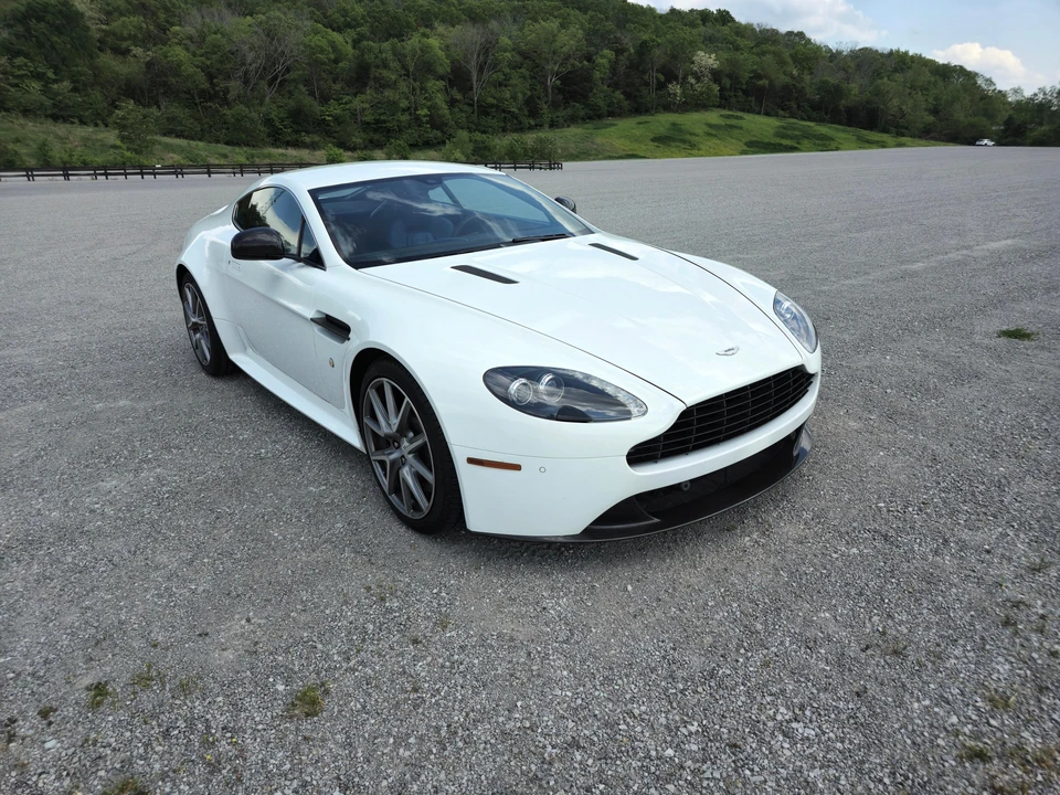 2014 Aston Martin V8 Vantage (2006-2017) - Image 15 of 31