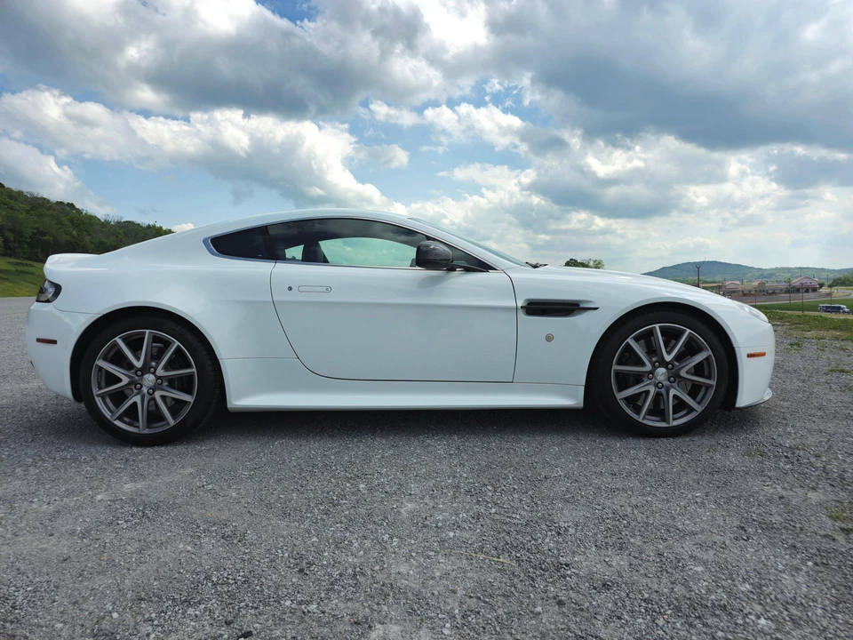 2014 Aston Martin V8 Vantage (2006-2017) - Image 13 of 31