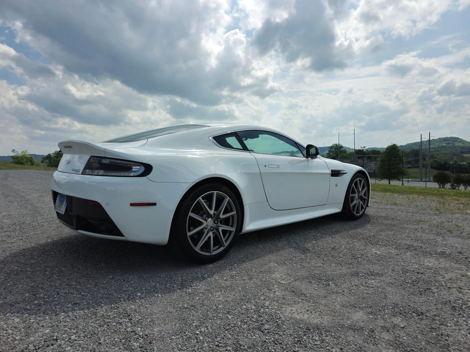 2014 Aston Martin V8 Vantage (2006-2017) - Image 11 of 31