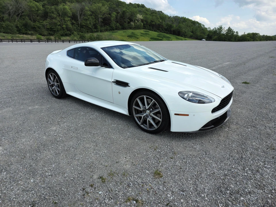 2014 Aston Martin V8 Vantage (2006-2017) - Image 14 of 31