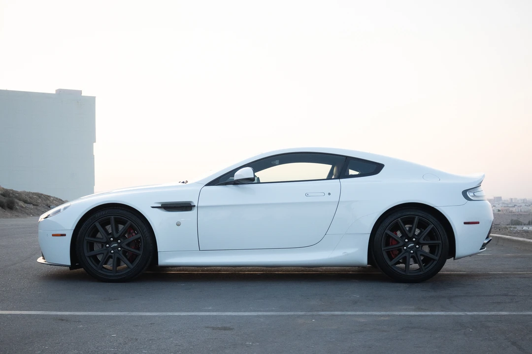 2014 Aston Martin V8 Vantage (2006-2017) - Image 8 of 31