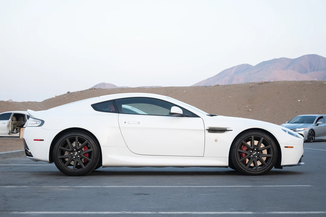 2014 Aston Martin V8 Vantage (2006-2017) - Image 5 of 31