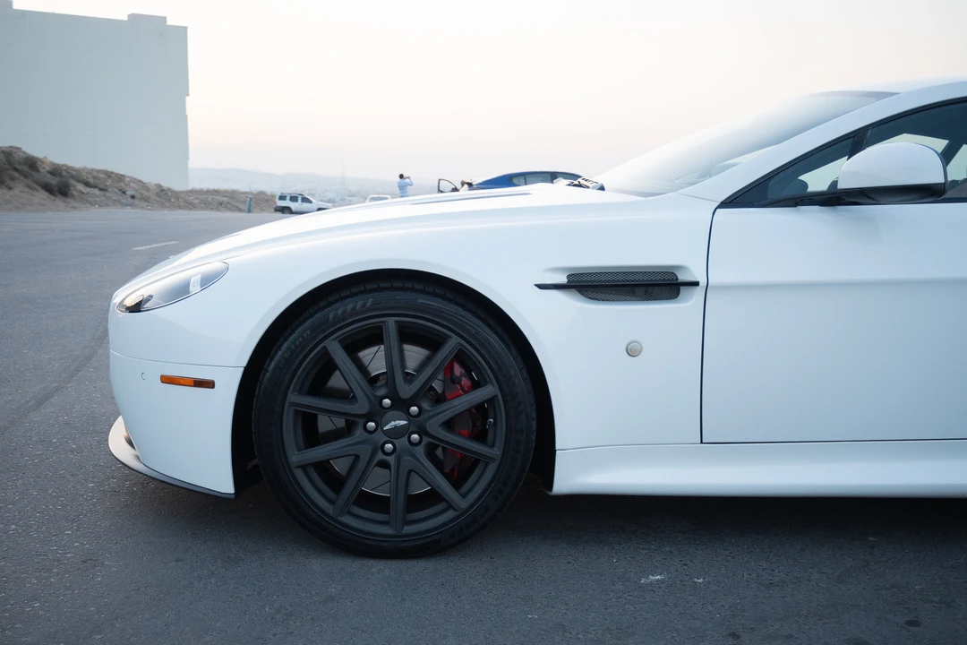 2014 Aston Martin V8 Vantage (2006-2017) - Image 24 of 31