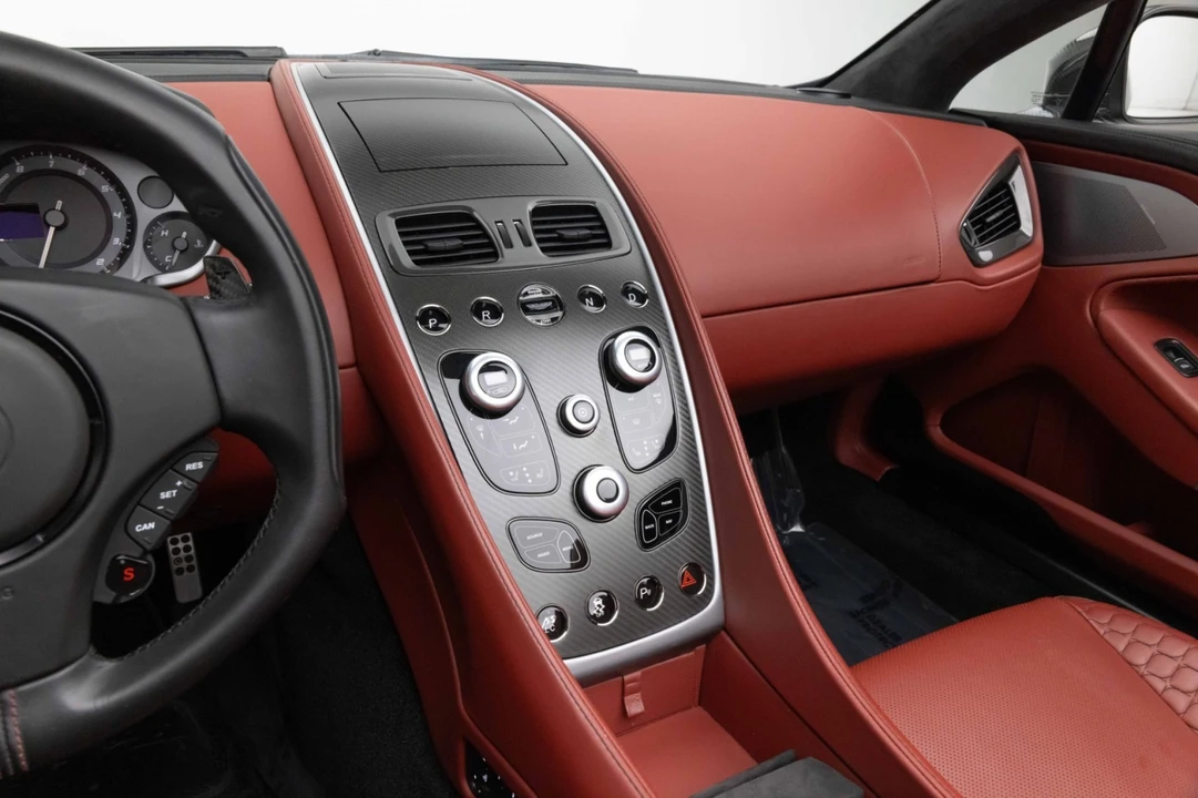 2014 Aston Martin Vanquish 2nd Gen - Image 25 of 31