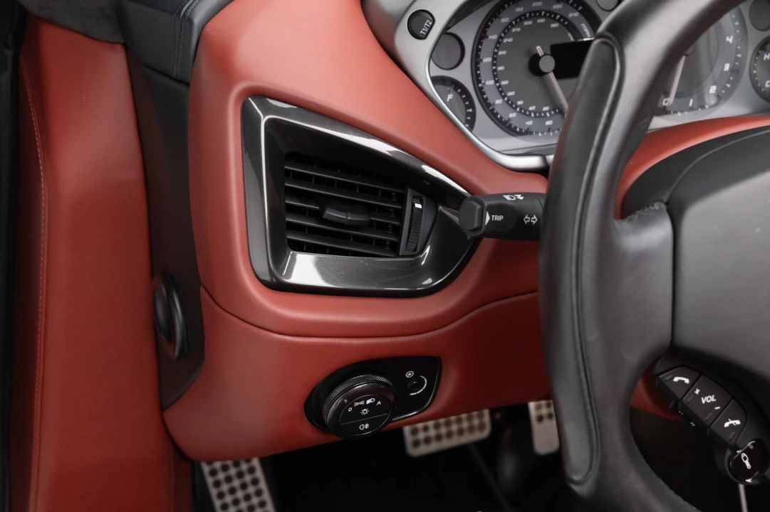 2014 Aston Martin Vanquish 2nd Gen - Image 27 of 31