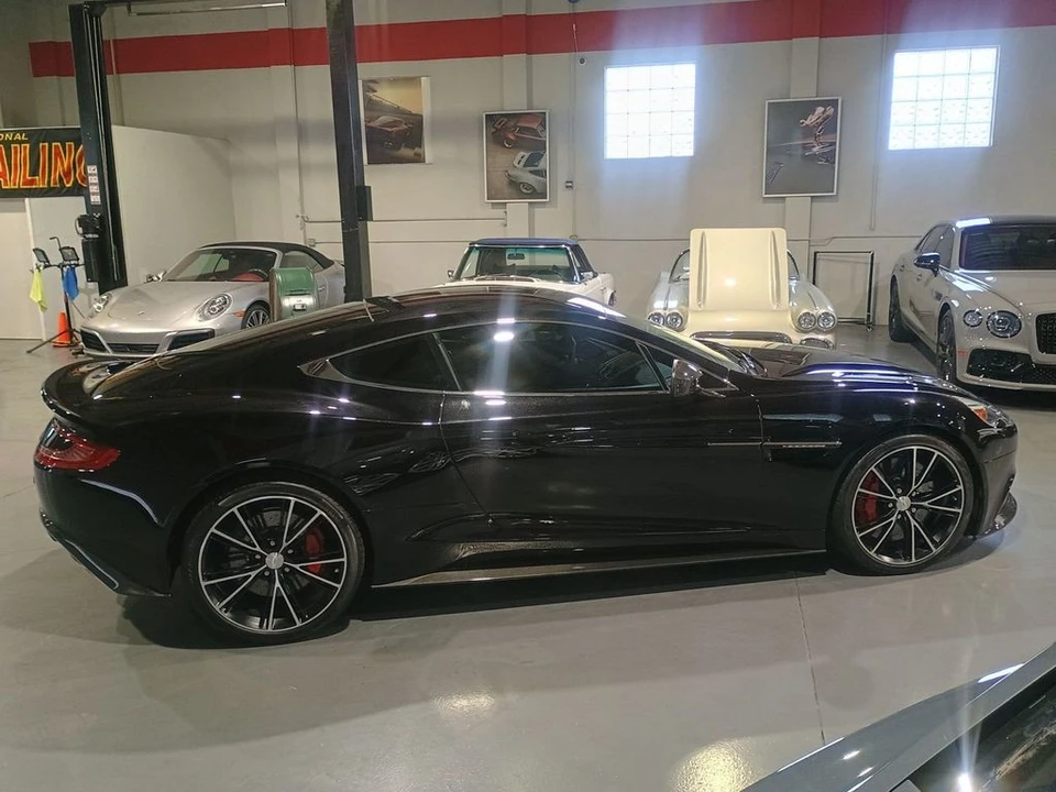 2014 Aston Martin Vanquish 2nd Gen - Image 7 of 12