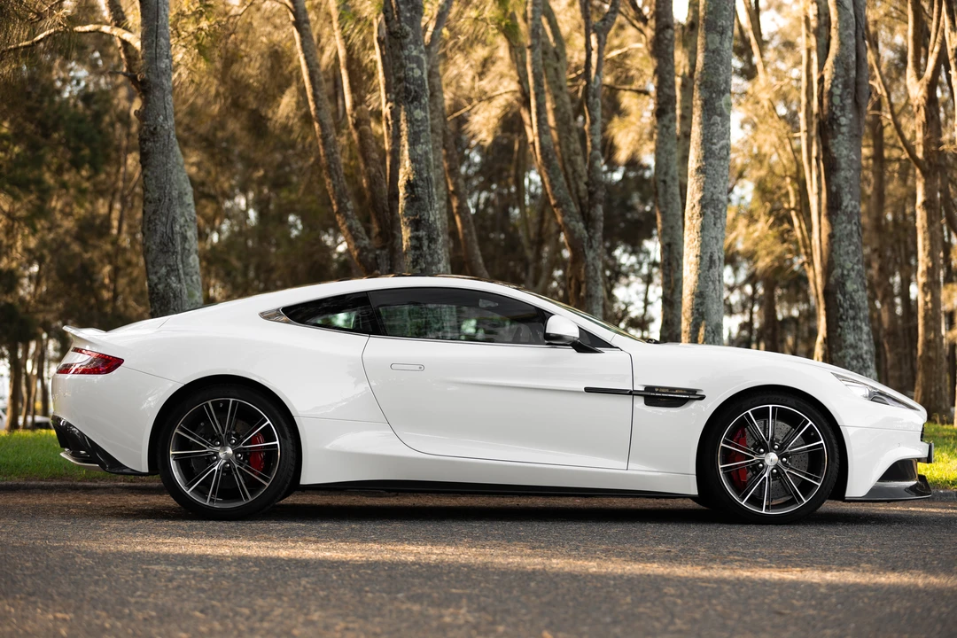 2014 Aston Martin Vanquish 2nd Gen - Image 4 of 31