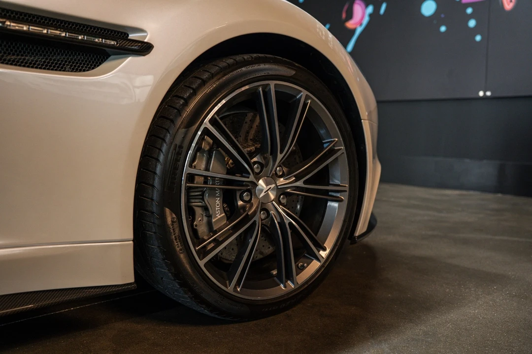 2014 Aston Martin Vanquish 2nd Gen - Image 20 of 25