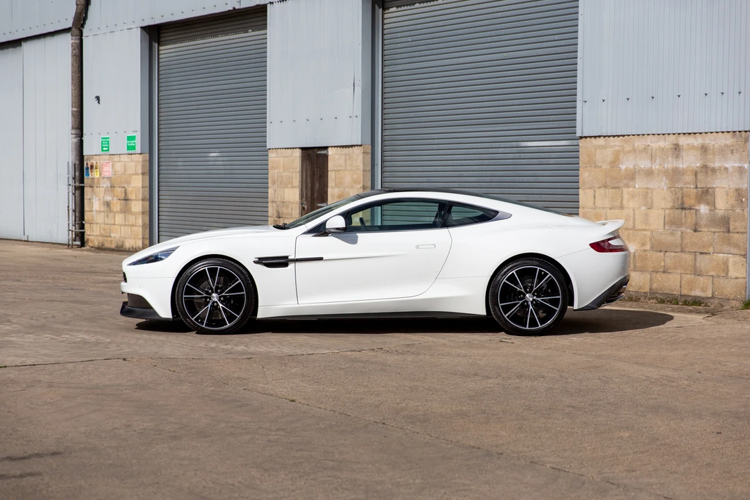 2014 Aston Martin Vanquish 2nd Gen - Image 13 of 31