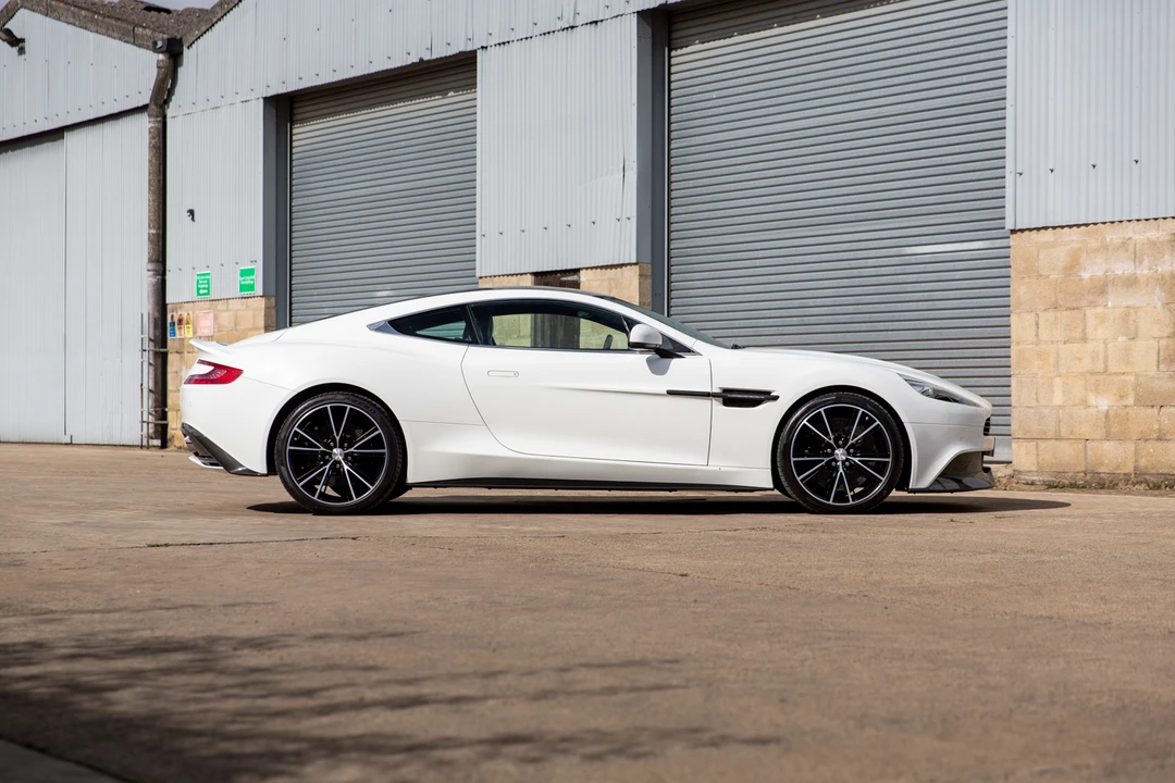 2014 Aston Martin Vanquish 2nd Gen - Image 9 of 31