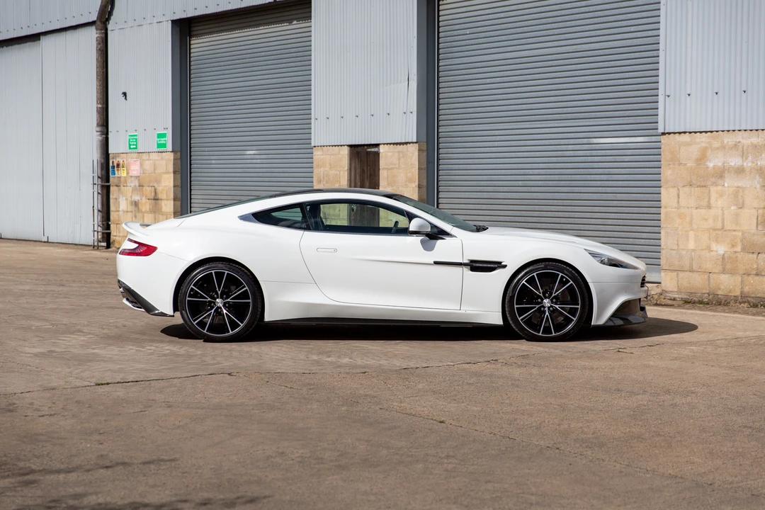 2014 Aston Martin Vanquish 2nd Gen - Image 17 of 31