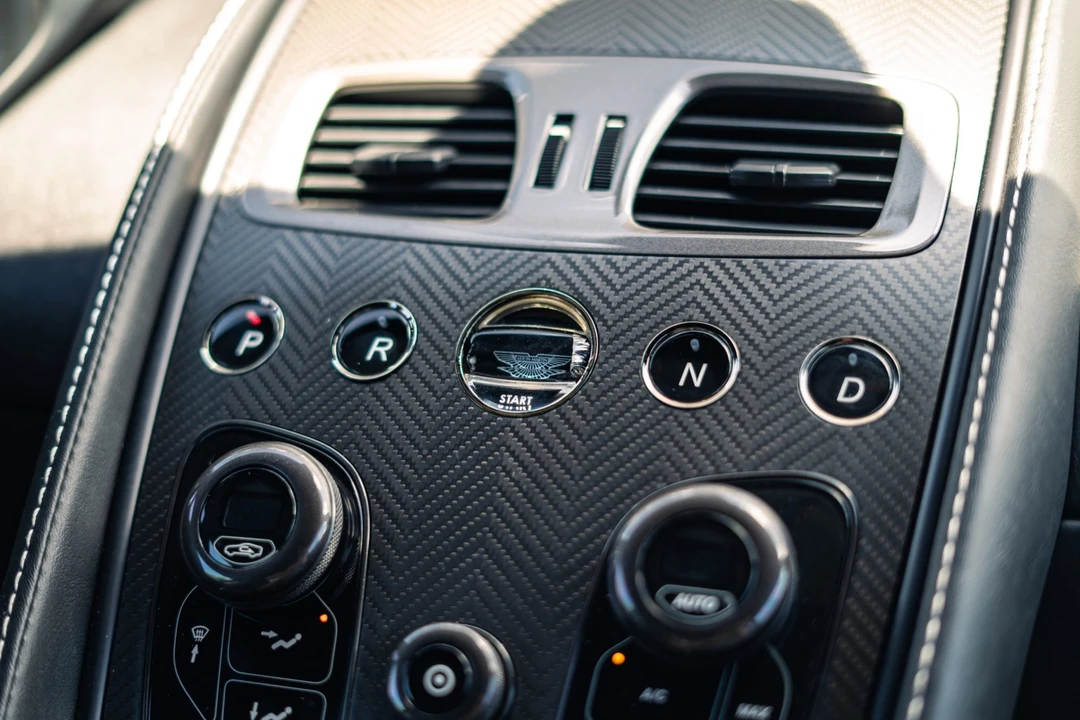 2014 Aston Martin Vanquish 2nd Gen - Image 18 of 31